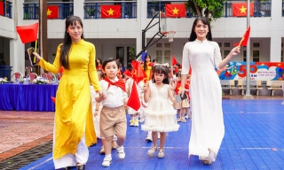 Gần 1,7 triệu thầy cô và 30 triệu học sinh, sinh viên cùng dự lễ khai giảng đặc biệt